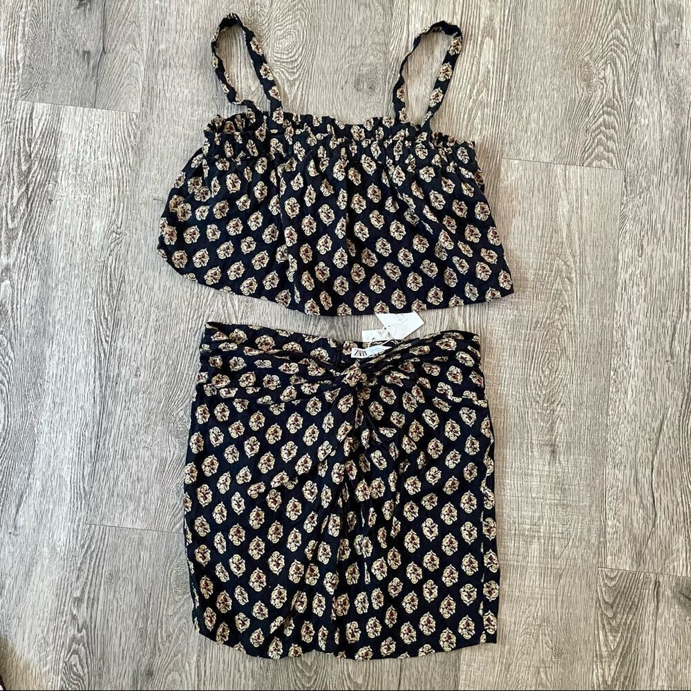 Women's Zara Printed Mini Skirt and Printed Chiffon Crop Top Set Size Large